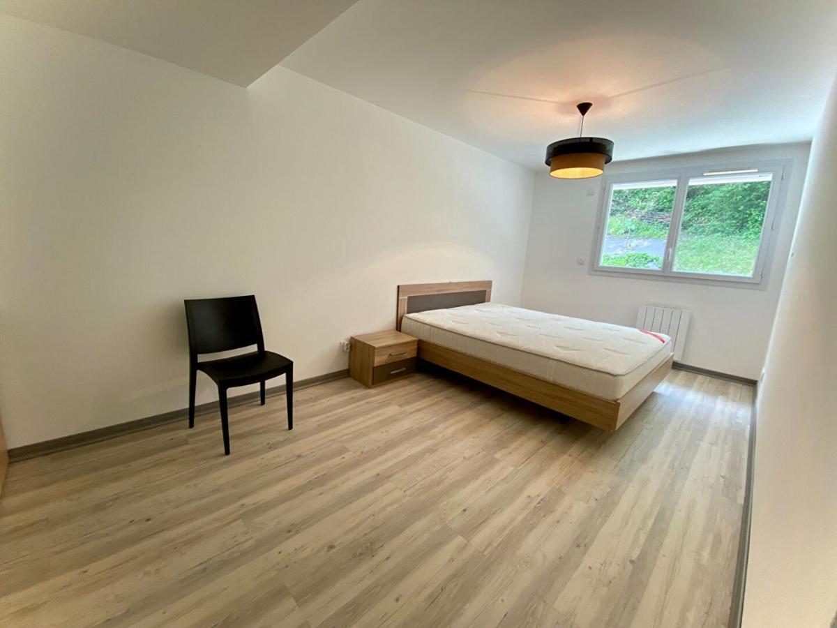 Maison Familiale Vue Lac Avec Jardin - A 10Mn Du Lac Et Stations De Ski Apartment Publier Ngoại thất bức ảnh