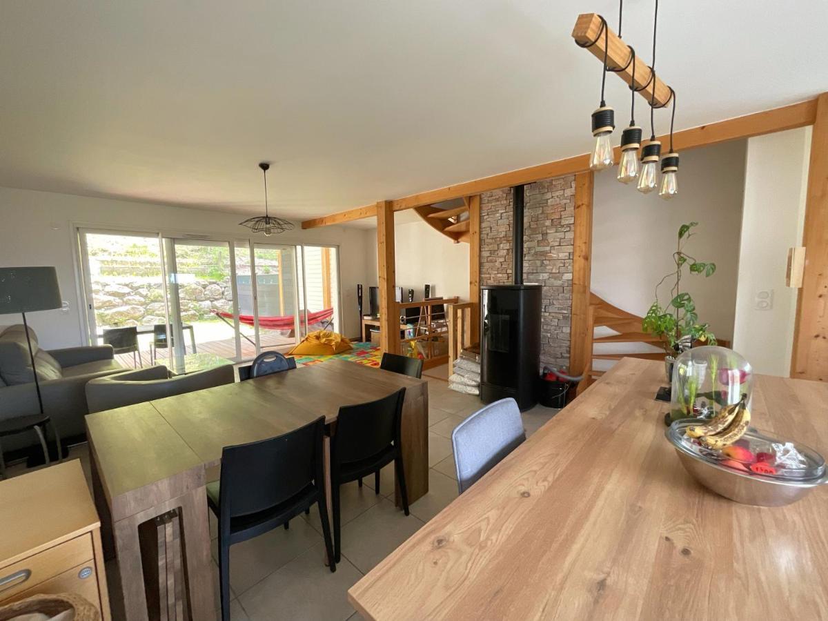 Maison Familiale Vue Lac Avec Jardin - A 10Mn Du Lac Et Stations De Ski Apartment Publier Ngoại thất bức ảnh